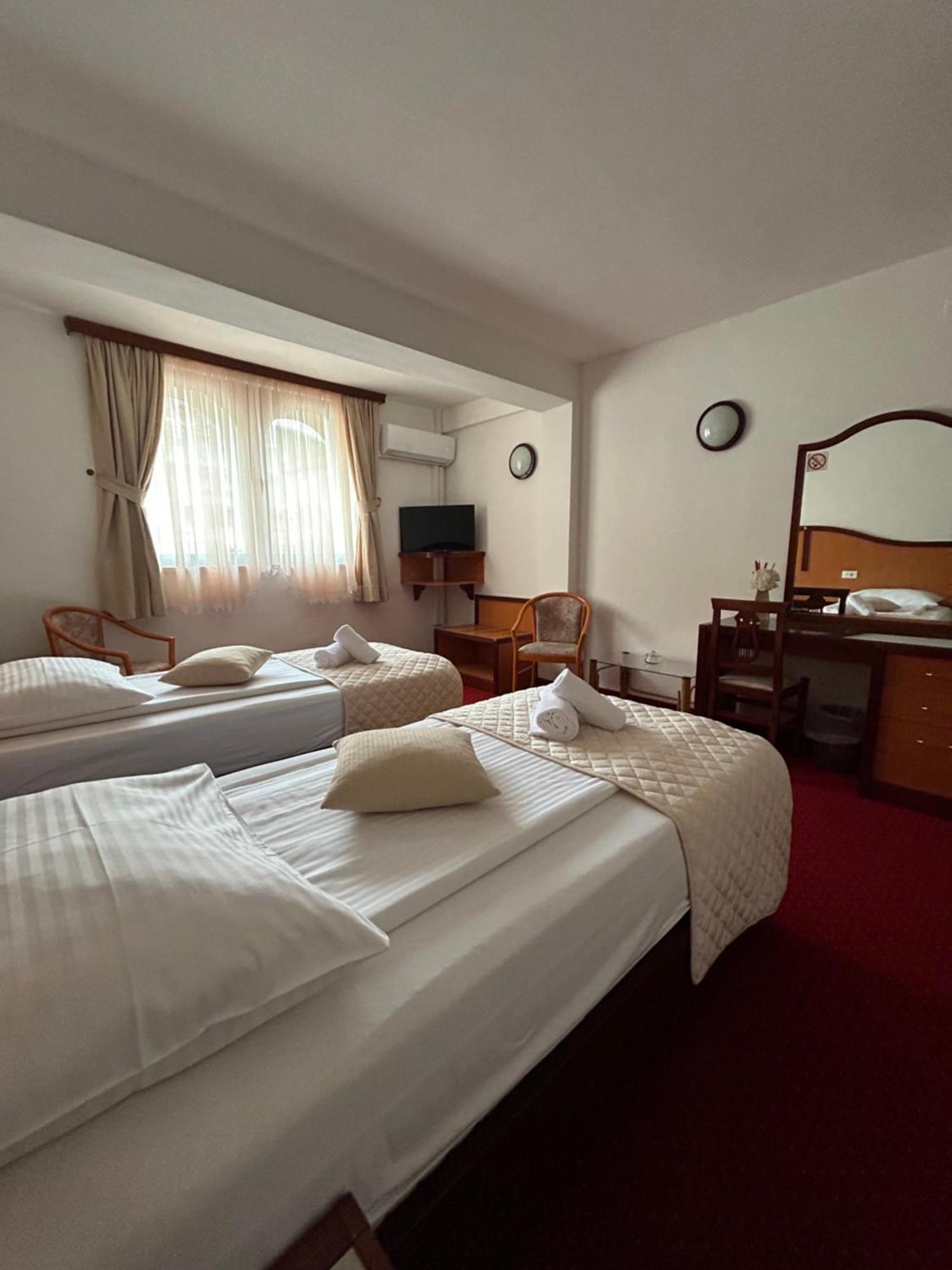 Hotel Bavaria Trogir Donji Seget Εξωτερικό φωτογραφία