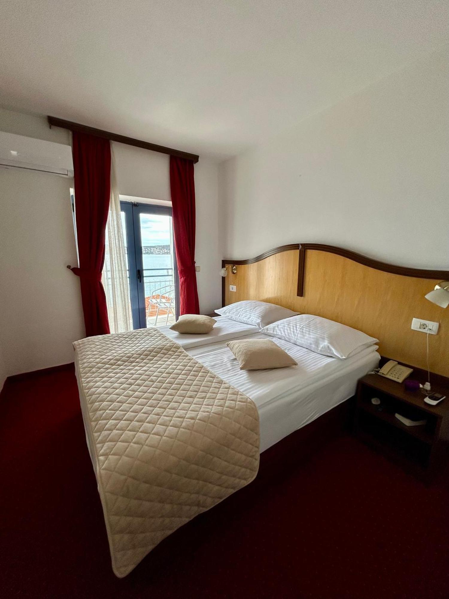 Hotel Bavaria Trogir Donji Seget Εξωτερικό φωτογραφία
