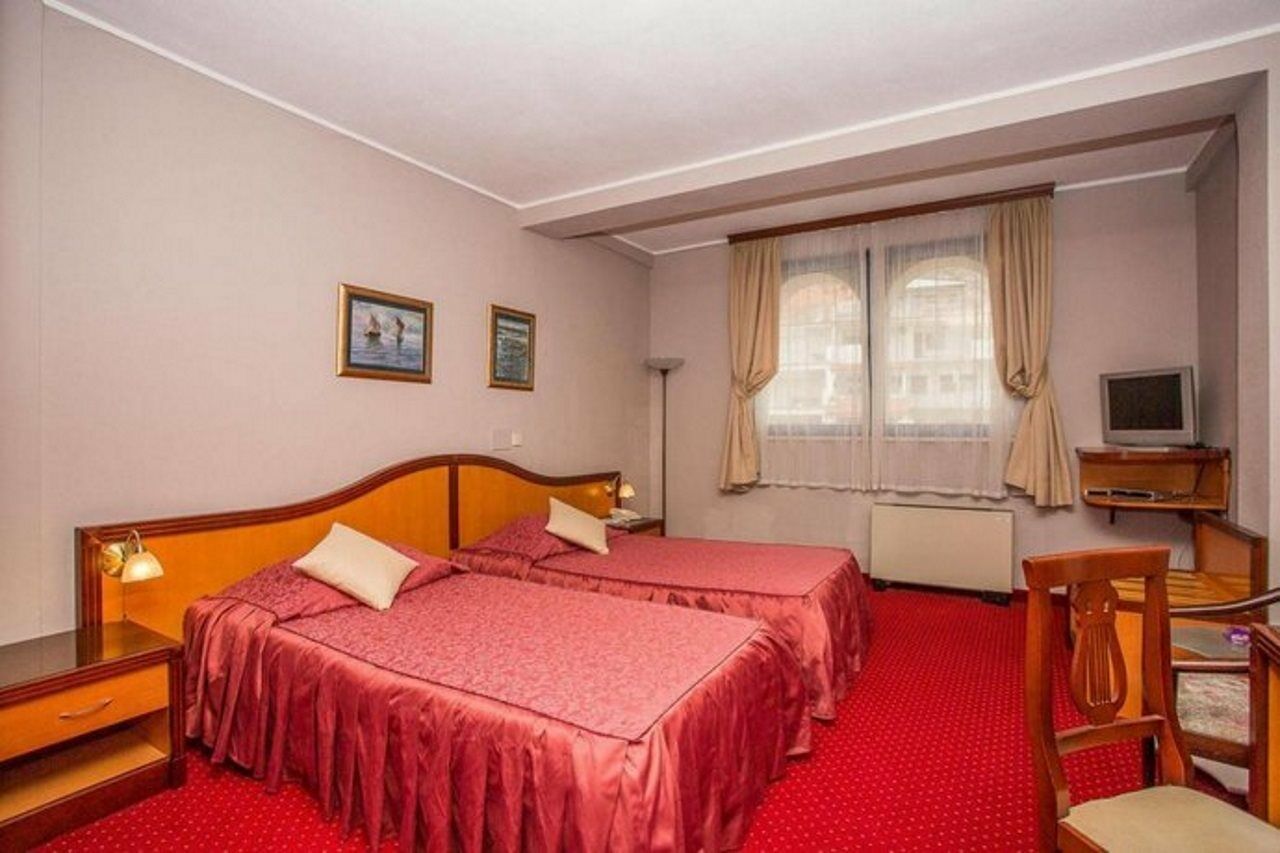 Hotel Bavaria Trogir Donji Seget Εξωτερικό φωτογραφία